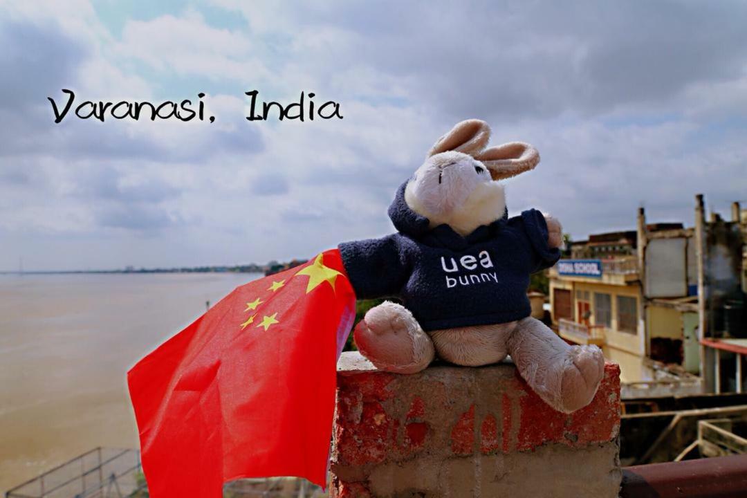 On The Ghat By Howdy Hostels Varanasi Luaran gambar